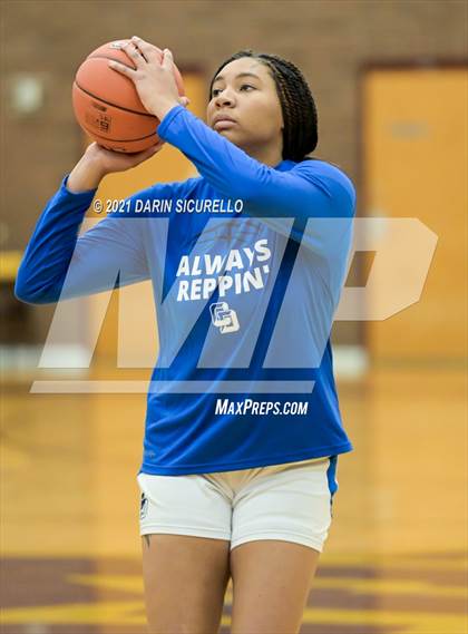 Thumbnail 3 in La Jolla Country Day vs. Fremont (Nike Tournament of Champions) photogallery.