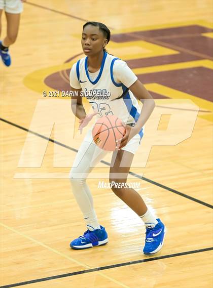 Thumbnail 3 in La Jolla Country Day vs. Fremont (Nike Tournament of Champions) photogallery.