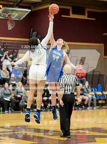 Thumbnail 2 in La Jolla Country Day vs. Fremont (Nike Tournament of Champions) photogallery.