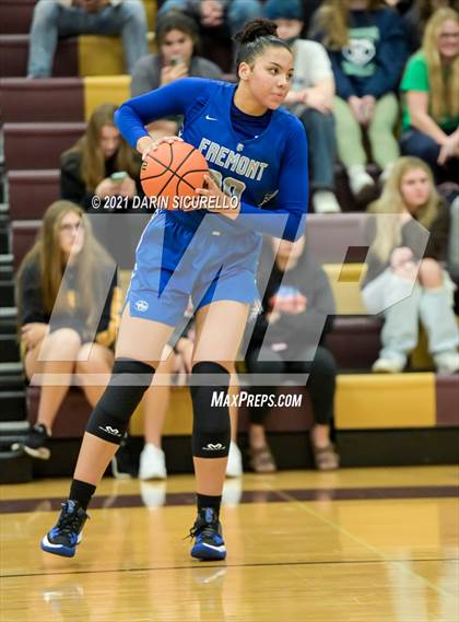 Thumbnail 2 in La Jolla Country Day vs. Fremont (Nike Tournament of Champions) photogallery.