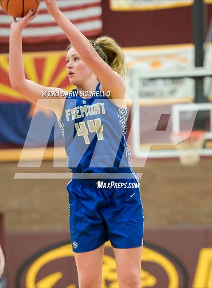 Thumbnail 3 in La Jolla Country Day vs. Fremont (Nike Tournament of Champions) photogallery.