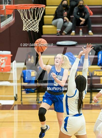 Thumbnail 3 in La Jolla Country Day vs. Fremont (Nike Tournament of Champions) photogallery.