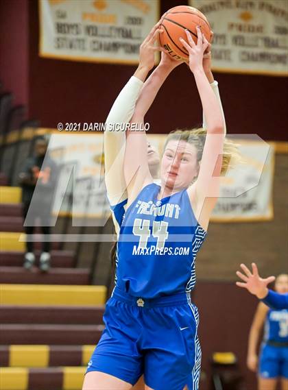 Thumbnail 1 in La Jolla Country Day vs. Fremont (Nike Tournament of Champions) photogallery.