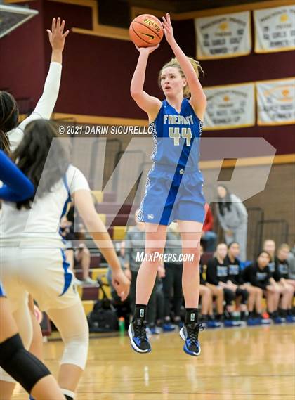 Thumbnail 2 in La Jolla Country Day vs. Fremont (Nike Tournament of Champions) photogallery.