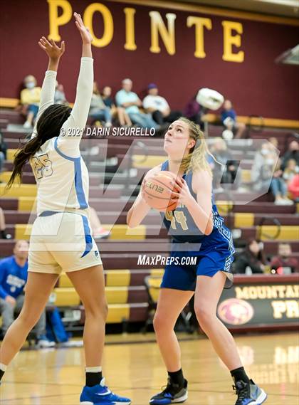 Thumbnail 2 in La Jolla Country Day vs. Fremont (Nike Tournament of Champions) photogallery.