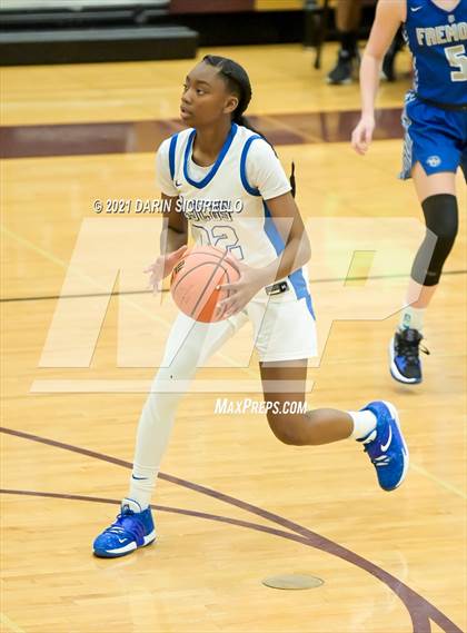 Thumbnail 3 in La Jolla Country Day vs. Fremont (Nike Tournament of Champions) photogallery.