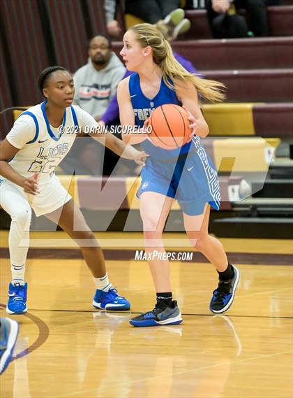 Thumbnail 2 in La Jolla Country Day vs. Fremont (Nike Tournament of Champions) photogallery.