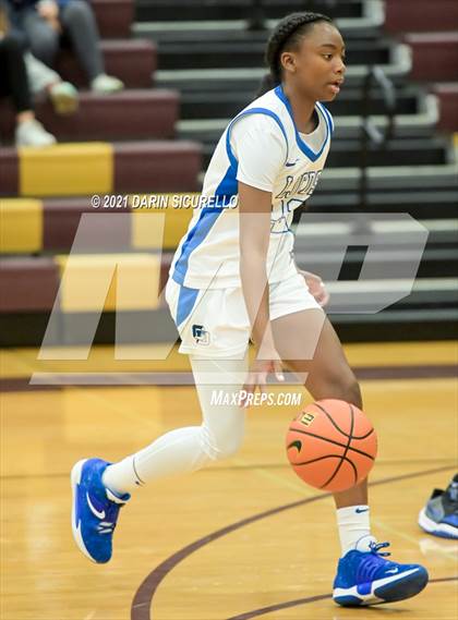 Thumbnail 3 in La Jolla Country Day vs. Fremont (Nike Tournament of Champions) photogallery.