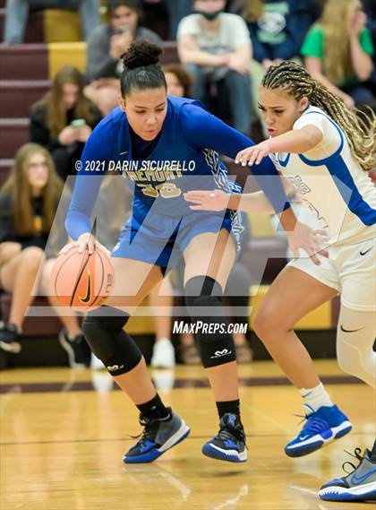 Thumbnail 2 in La Jolla Country Day vs. Fremont (Nike Tournament of Champions) photogallery.