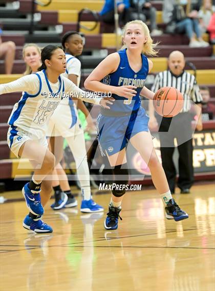 Thumbnail 2 in La Jolla Country Day vs. Fremont (Nike Tournament of Champions) photogallery.