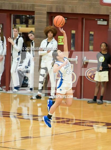 Thumbnail 3 in La Jolla Country Day vs. Fremont (Nike Tournament of Champions) photogallery.