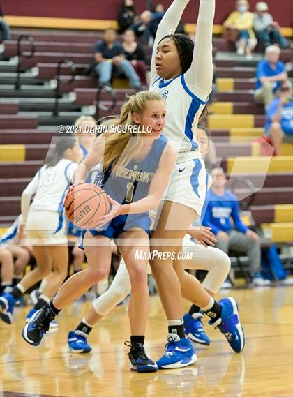 Thumbnail 2 in La Jolla Country Day vs. Fremont (Nike Tournament of Champions) photogallery.