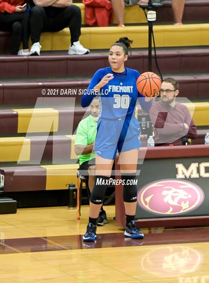 Thumbnail 1 in La Jolla Country Day vs. Fremont (Nike Tournament of Champions) photogallery.