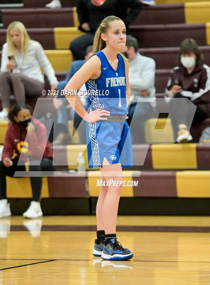 Thumbnail 3 in La Jolla Country Day vs. Fremont (Nike Tournament of Champions) photogallery.