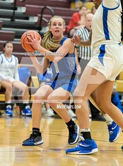 Thumbnail 3 in La Jolla Country Day vs. Fremont (Nike Tournament of Champions) photogallery.