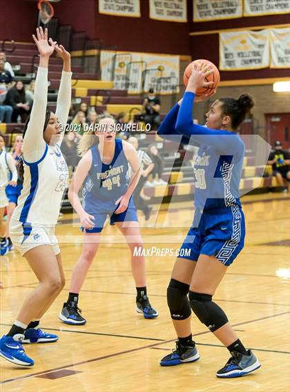 Thumbnail 2 in La Jolla Country Day vs. Fremont (Nike Tournament of Champions) photogallery.