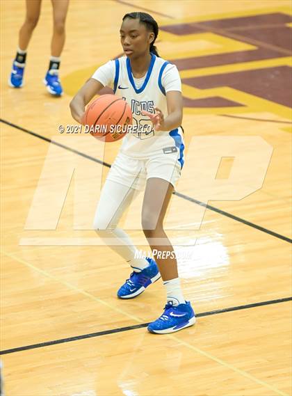 Thumbnail 1 in La Jolla Country Day vs. Fremont (Nike Tournament of Champions) photogallery.