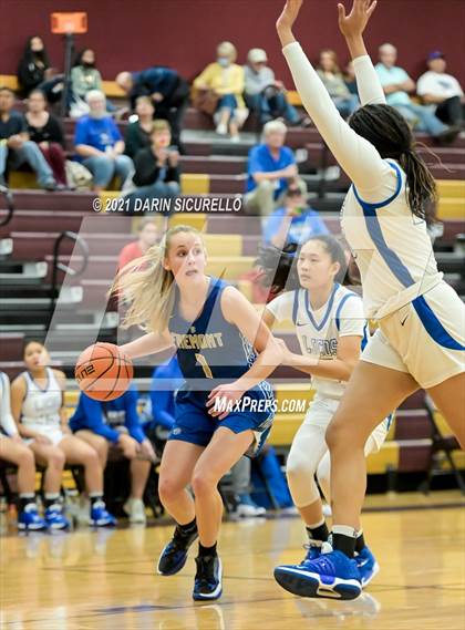 Thumbnail 1 in La Jolla Country Day vs. Fremont (Nike Tournament of Champions) photogallery.