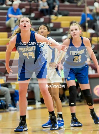 Thumbnail 1 in La Jolla Country Day vs. Fremont (Nike Tournament of Champions) photogallery.