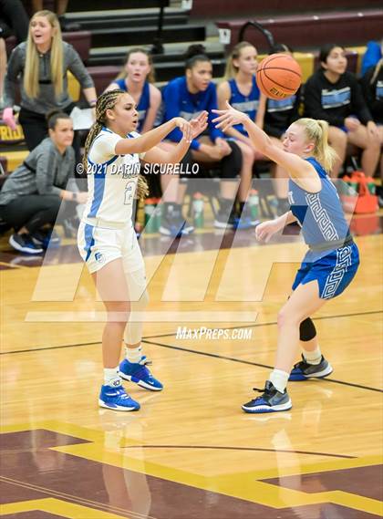 Thumbnail 3 in La Jolla Country Day vs. Fremont (Nike Tournament of Champions) photogallery.