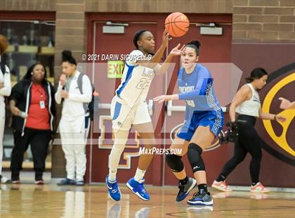 Thumbnail 3 in La Jolla Country Day vs. Fremont (Nike Tournament of Champions) photogallery.