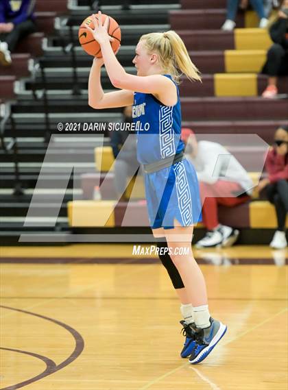 Thumbnail 1 in La Jolla Country Day vs. Fremont (Nike Tournament of Champions) photogallery.