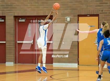 Thumbnail 1 in La Jolla Country Day vs. Fremont (Nike Tournament of Champions) photogallery.