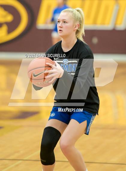 Thumbnail 3 in La Jolla Country Day vs. Fremont (Nike Tournament of Champions) photogallery.