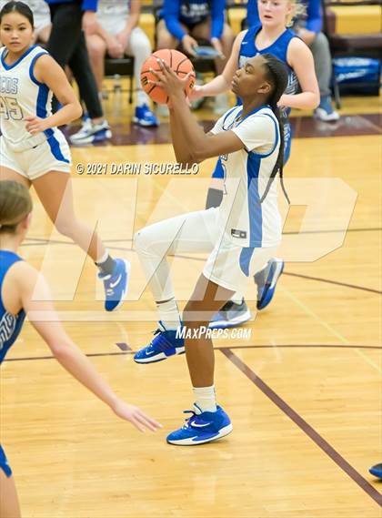 Thumbnail 2 in La Jolla Country Day vs. Fremont (Nike Tournament of Champions) photogallery.