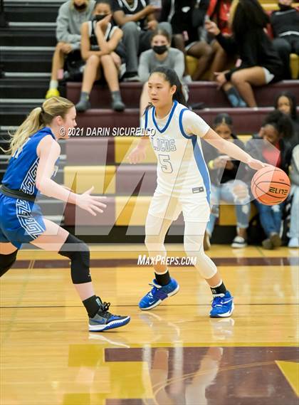 Thumbnail 2 in La Jolla Country Day vs. Fremont (Nike Tournament of Champions) photogallery.