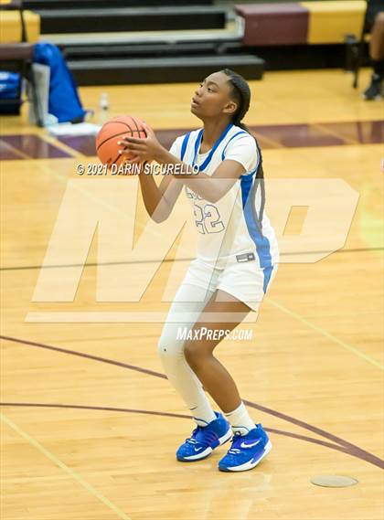 Thumbnail 2 in La Jolla Country Day vs. Fremont (Nike Tournament of Champions) photogallery.