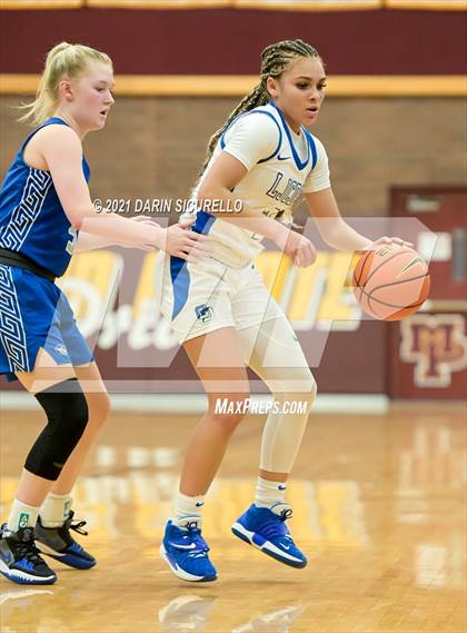 Thumbnail 1 in La Jolla Country Day vs. Fremont (Nike Tournament of Champions) photogallery.