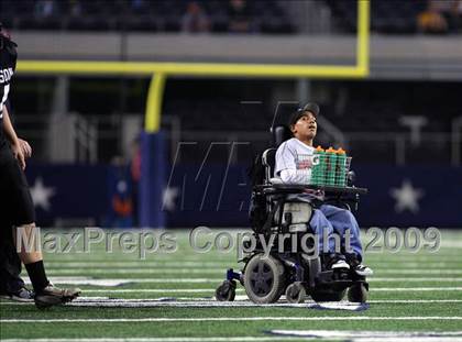 Thumbnail 2 in Burleson vs. Arlington (Texas Bi-District Playoffs) photogallery.