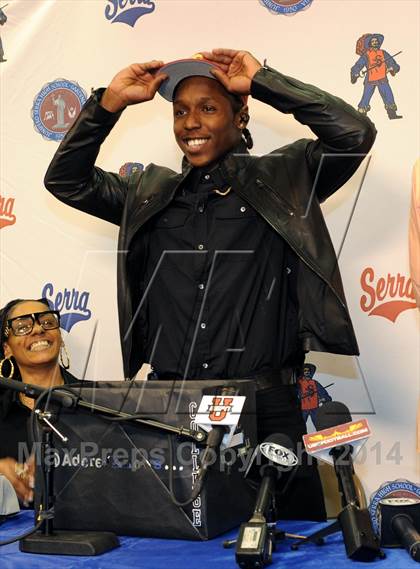 Thumbnail 3 in Adoree' Jackson Signing Day Ceremony photogallery.