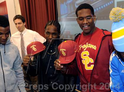 Thumbnail 2 in Adoree' Jackson Signing Day Ceremony photogallery.