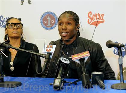 Thumbnail 2 in Adoree' Jackson Signing Day Ceremony photogallery.