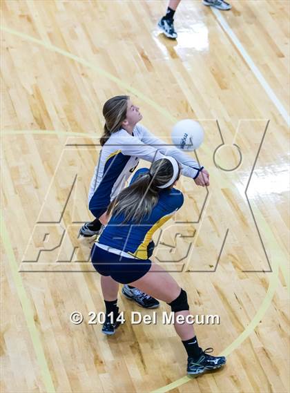 Thumbnail 3 in Berkeley Prep vs. Steinbrenner (Berkeley JV Tournament) photogallery.