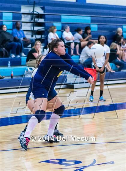 Thumbnail 3 in Berkeley Prep vs. Steinbrenner (Berkeley JV Tournament) photogallery.