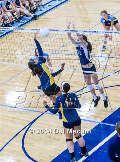 Thumbnail 1 in Berkeley Prep vs. Steinbrenner (Berkeley JV Tournament) photogallery.