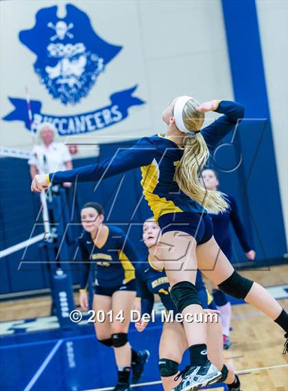 Thumbnail 2 in Berkeley Prep vs. Steinbrenner (Berkeley JV Tournament) photogallery.