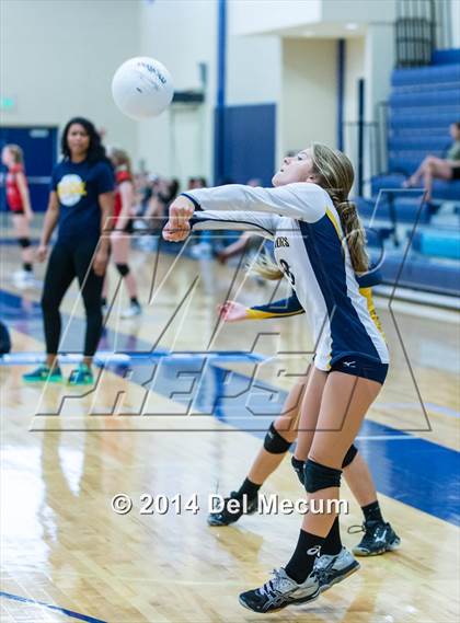 Thumbnail 1 in Berkeley Prep vs. Steinbrenner (Berkeley JV Tournament) photogallery.