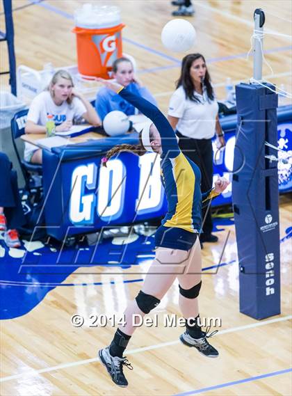Thumbnail 2 in Berkeley Prep vs. Steinbrenner (Berkeley JV Tournament) photogallery.
