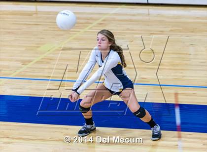 Thumbnail 3 in Berkeley Prep vs. Steinbrenner (Berkeley JV Tournament) photogallery.