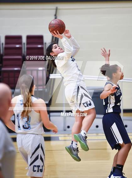 Thumbnail 2 in  Johnson [Claudia Taylor] Vs Akins (NEISD Invitational) photogallery.