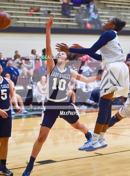Thumbnail 3 in  Johnson [Claudia Taylor] Vs Akins (NEISD Invitational) photogallery.