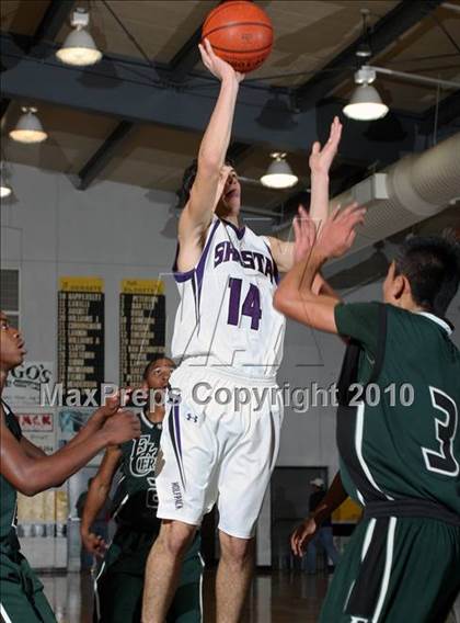 Thumbnail 1 in El Cerrito vs. Shasta (Hornet Classic) photogallery.