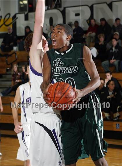 Thumbnail 2 in El Cerrito vs. Shasta (Hornet Classic) photogallery.
