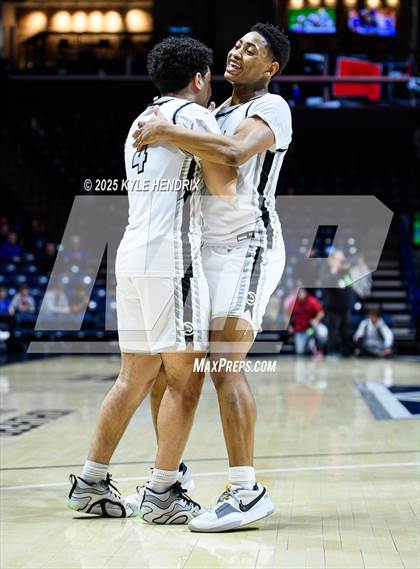 Thumbnail 3 in Fairfield @ Lakota East ( OHSAA D1 Regional Semi Final ) photogallery.