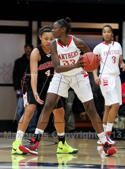 Thumbnail 1 in St. Mary's vs. Salesian photogallery.