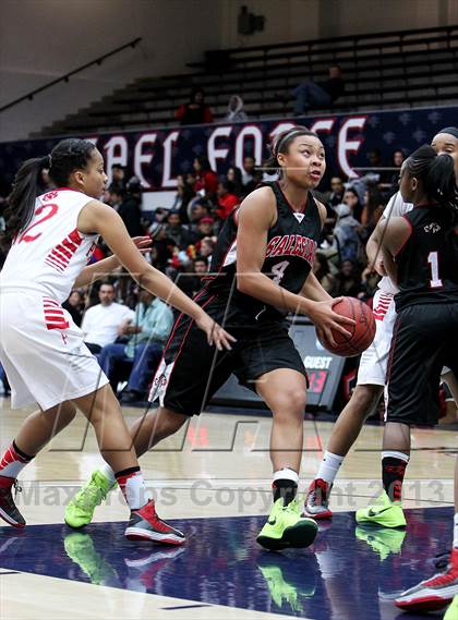 Thumbnail 3 in St. Mary's vs. Salesian photogallery.